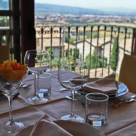 Fontebella فندق أسيسي